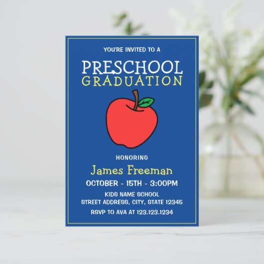 Cute Blue Kinderen Kindergarten Afstuderen Invitat Kaart (Staand voorkant)