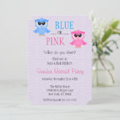 Cute Blue of Pink Owl Gender onthullen Invite Kaart (Staand voorkant)