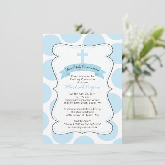 Cute Blue Polka Dots Cross-Communitation Invitatio Kaart (Staand voorkant)