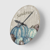 Cute Blue Pomkin Fall Leaves Rustige Cream Wood Ronde Klok (Hoek)