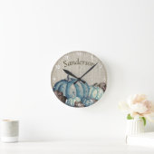 Cute Blue Pomkin Fall Leaves Rustige Cream Wood Ronde Klok (Huis)