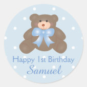 Cute Blue Ribbon Baby Teddy Bear First Birthday Ronde Sticker (Voorkant)