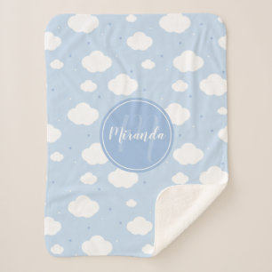 Cute Blue Sky met aangepaste monogram en naam Sherpa Deken