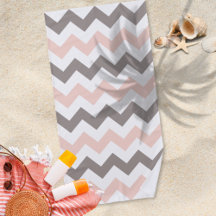Cute Blush Roze Grijs Chevron Patroon Strandhanddo