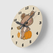 Cute Boppy Beer Autumn Clock Ronde Klok (Hoek)
