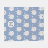 Cute Bouncing White Cat Pattern Monogram Blue Fleece Deken (Voorkant (Horizontaal))