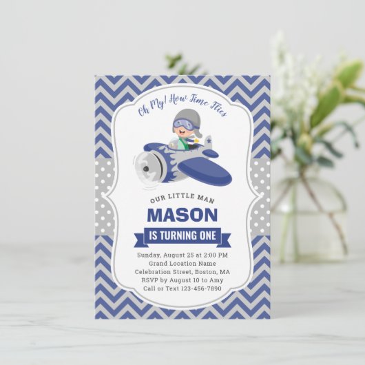 Cute Boy Blue Grey Airplane 1st Birthday Party Kaart (Staand voorkant)
