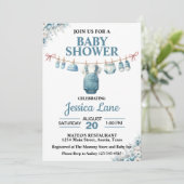Cute Boy Clothesline Baby Shower Uitnodiging (Staand voorkant)