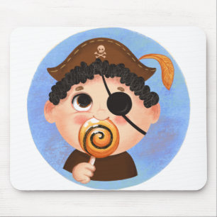 Cute boy in een pirate Halloween-kostuum Muismat