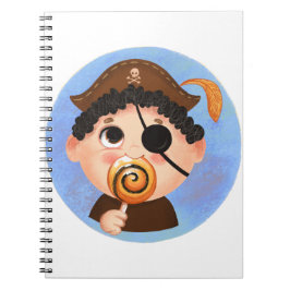 Cute boy in een pirate Halloween-kostuum Notitieboek