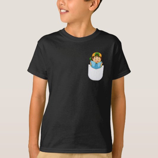 Cute Boy Reading I Vector Pocket Design T-Shirt (Voorkant)