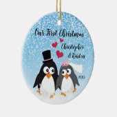 Cute Bride & Groom Penguins Ons eerste kerstfeest Keramisch Ornament (Rechts)