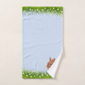Cute Brown Bunny & Flowers on Light Blue Bad Handdoek (Handdoek)