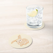 Cute Brown Bunny Rabbit - transparant op beige. Ronde Kartonnen Onderzetter (Insitu)