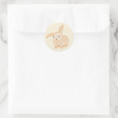 Cute Brown Bunny Rabbit - transparant op beige. Ronde Sticker (Tas)