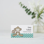 Cute Brown Cartoon Monkey zit neer | Kawaii Visitekaartje (Staand voorkant)