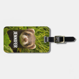 Cute Brown Ferret in de Grass Bagagelabel