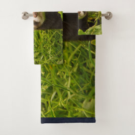 Cute Brown Ferret in de Grass Foto Bad Handdoek