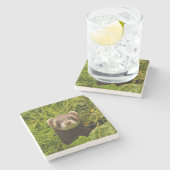 Cute Brown Ferret in de Grass Foto Stenen Onderzetter (Zijkant)