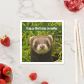 Cute Brown Ferret in de Grass Happy Birthday Servet (Insitu)