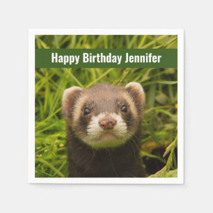 Cute Brown Ferret in de Grass Happy Birthday Servet
