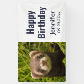Cute Brown Ferret in de Grass Happy Birthday Spandoek (Verticaal)