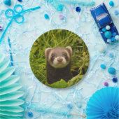 Cute Brown Ferret in de Grass Papieren Bordje (Feest)