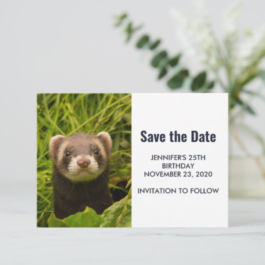 Cute Brown Ferret in de Grass Save The Date (Staand voorkant)