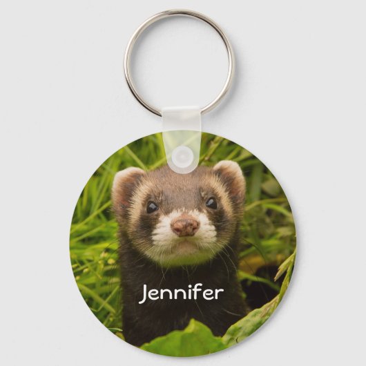 Cute Brown Ferret in de Grass Sleutelhanger (Voorkant)