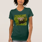Cute Brown Ferret in de Grass T-shirt (Voorkant)