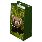 Cute Brown Ferret in the Grass Dank u Klein Cadeauzakje (Achterkant Gekanteld)