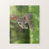 Cute Brown Rabbit met Flower in Grass Easter Legpuzzel (Verticaal)