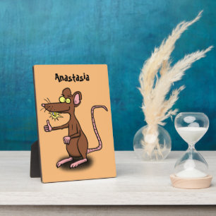 Cute brown rat duikt op cartoon fotoplaat