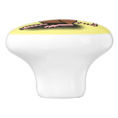 Cute brown rat duikt op cartoon keramische knop (Zijkant)