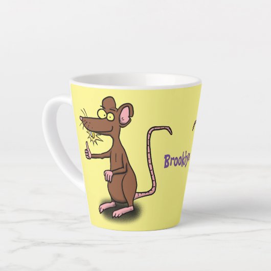 Cute brown rat duikt op cartoon latte mok (Linkerhoek)