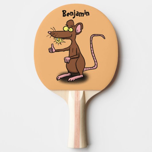 Cute brown rat duikt op cartoon tafeltennisbatje (Voorkant)