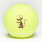 Cute brown rat duikt op cartoon tennisballen (Voorkant)