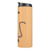 Cute brown rat duikt op cartoon thermosbeker (Geroteerd rechts)