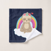 Cute Brown Sloth, Meditating on a Cloud Bad Handdoek (Wasdoekje)