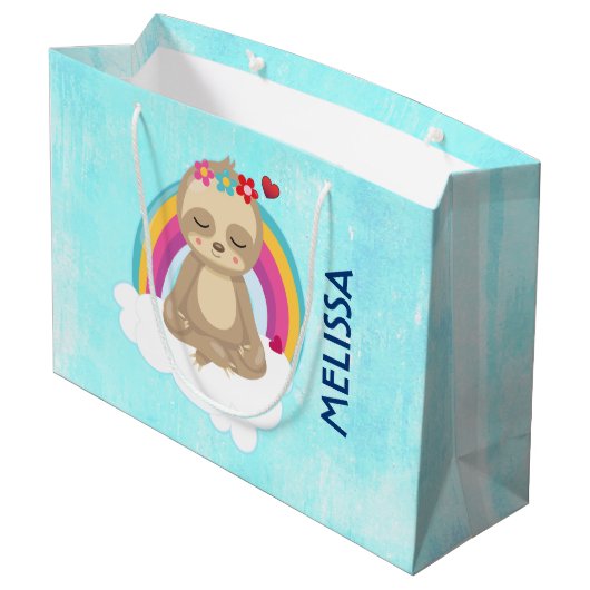 Cute Brown Sloth, Meditating on a Cloud Groot Cadeauzakje (Achterkant Gekanteld)