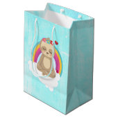 Cute Brown Sloth, Meditating on a Cloud Medium Cadeauzakje (Achterkant Gekanteld)