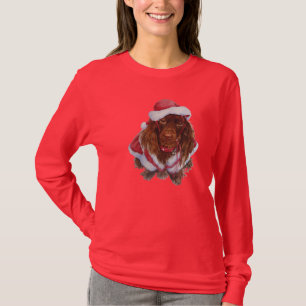 Cute brown spaniel in kerstavond t-shirt