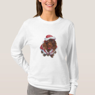Cute brown spaniel in kerstavond t-shirt