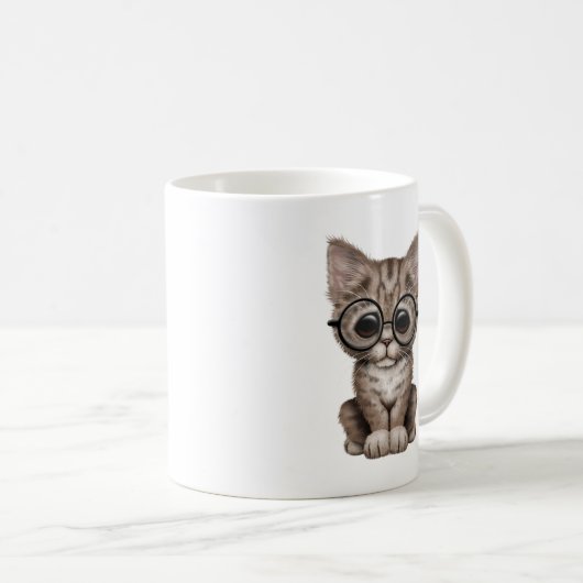 Cute Brown Tabby Kitten met oogglazen Koffiemok (Voorkant rechts)