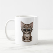 Cute Brown Tabby Kitten met oogglazen Koffiemok (Links)