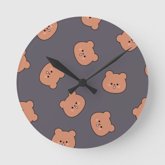 Cute Brown Teddy Bear Face Pattern Dark Blue Ronde Klok (Voorkant)