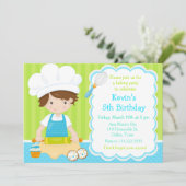 Cute Brunette Boy Baking Birthday Party Kaart (Staand voorkant)