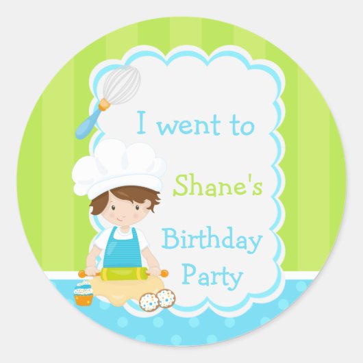 Cute Brunette Boy Baking Birthday Party Ronde Sticker (Voorkant)