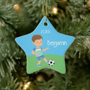 Cute Brunette Boy Soccer Persoonlijke Kerstmis Keramisch Ornament