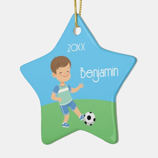 Cute Brunette Boy Soccer Persoonlijke Kerstmis Keramisch Ornament (Links)
